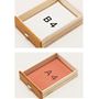 A～CにはA4サイズのクリアホルダー、D～FにはB4サイズの書類が収納可。
