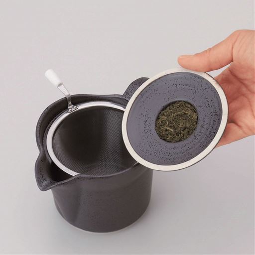 蓋裏側の凹みで茶葉5g(2人分)が計量できます。