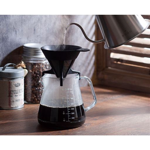 1～5杯のコーヒーに700mlサイズ。サーバーには珈琲考具のドリッパーが直接セットできます。