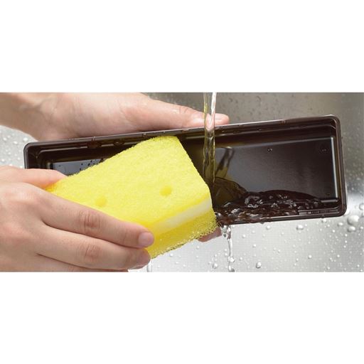 お手入れラクラク 線香皿と網が取り外せて、水洗いも可能。