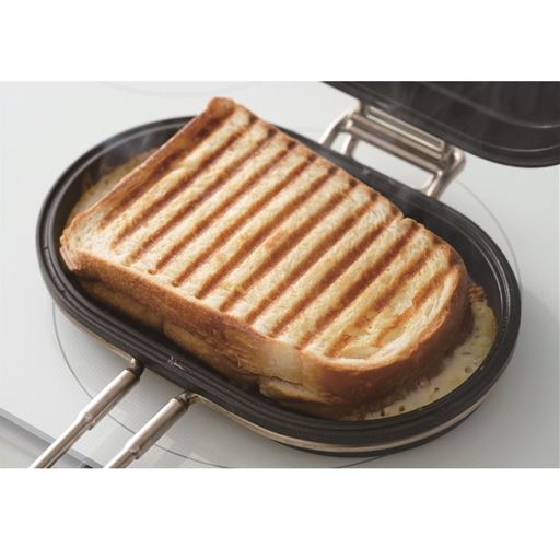 焼き面が広いので、食パンも挟めます。