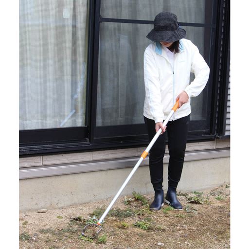 腰をかがめず、立ったまま根こそぎ雑草取りが可能に!