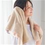 ベージュ ハンガーバスタオル ロングパイルがしっかり吸水、乾きも速い。