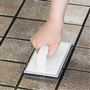 ハンディブラシ スポンジ全体に力を加えられるグリップタイプ
