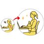 「ふんばるず」を落とさないようにおなかと机でしっかりと挟み込むことで自然と背筋が伸びて良い姿勢に。