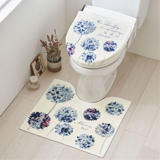 A (ラネージュ)<br>華やかなフタカバー&マットのトイレタリー2点セットです。