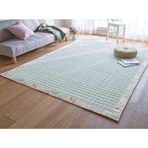 ブルー(横240×縦185cm) ※このサイズは完売しました。<br>思わず寝転びたくなる、心地よい肌ざわり。