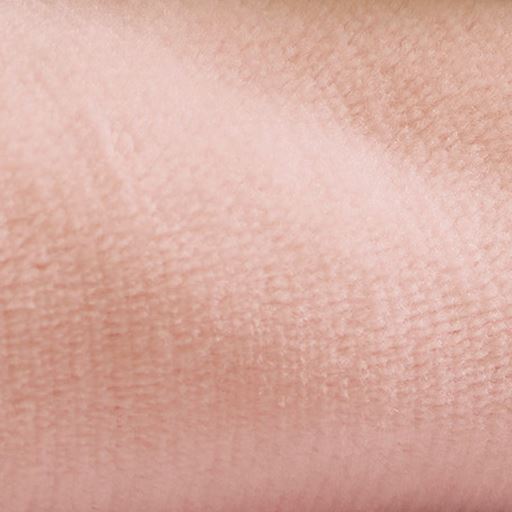 生地拡大(シェードピンク)<br>なめらかな毛足がぬくもりを抱え込み、ほんのりあたたか。