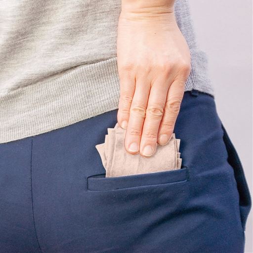 折りたたんで持ち運びできる薄さ。