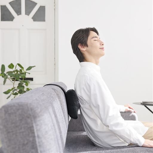 背中に