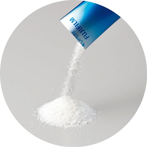 口溶けのよいヨーグルト風味のパウダー状であるため、水なしでどこでも手軽に飲用可能。持ち運びしやすい個包装。