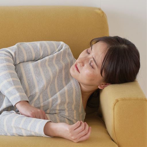 そのままソファで寝ると…寝づらい!そんな時におすすめのアイテム。