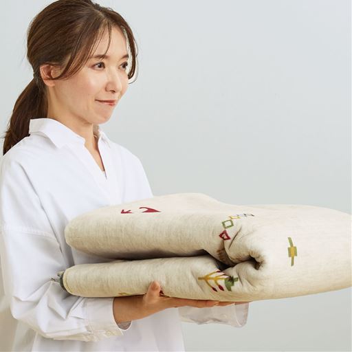 軽くて扱いやすく、折りたためるので収納もラクラク。