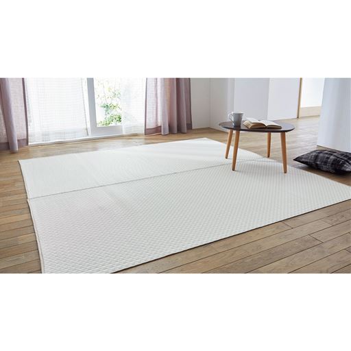オフホワイト<br>横174×縦174cm