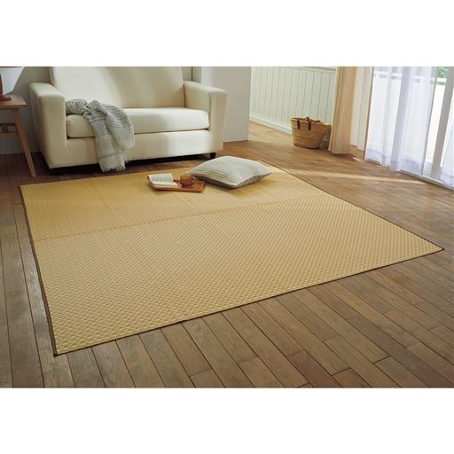 ベージュ(横261×縦261cm)<br>汚れても拭くだけで簡単にお手入れできます。