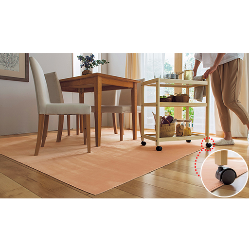 ピンク(横220×縦220cm)<br>床との段差を減らすことで、つまずきにくい仕様にしました。