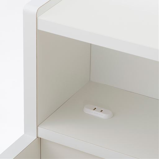 スマホやタブレットの充電にも便利です。