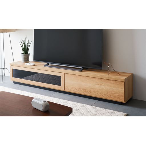 ナチュラル C (幅180cm)<br>スペースを有効活用できる薄型テレビボードです。