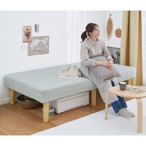ライトグレー B (スプリングマットレス)<br>ソファ使いもできるので、一人暮らしの方や狭いお部屋にもおすすめ。