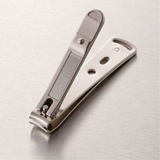 熟練の職人によって一丁一丁、丁寧に刃付け加工が施されています。驚くほどの切れ味です。