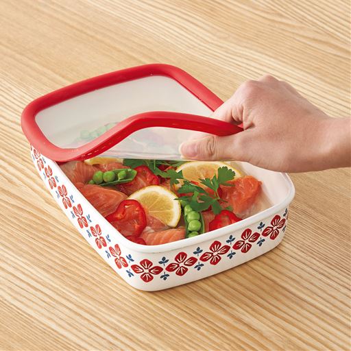 エラストマー製の蓋でしっかり密閉!※レッド系は販売しておりません。