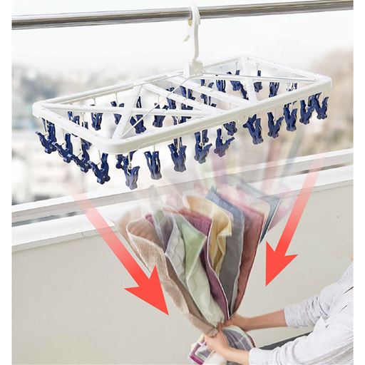 引っ張るだけで、一気に取り込めるピンチハンガー。