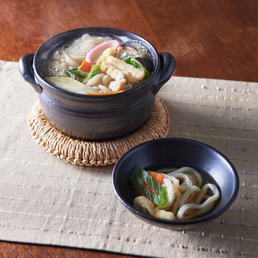 ガスコンロ直火でも使えるので鍋焼きうどんや雑炊など他の料理にも活用できます。