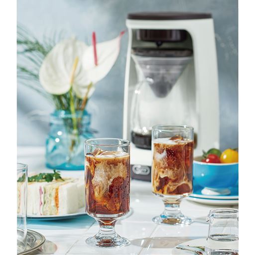ガラスポットにアイスケースと氷をセットすればアイスコーヒーも楽しめる!