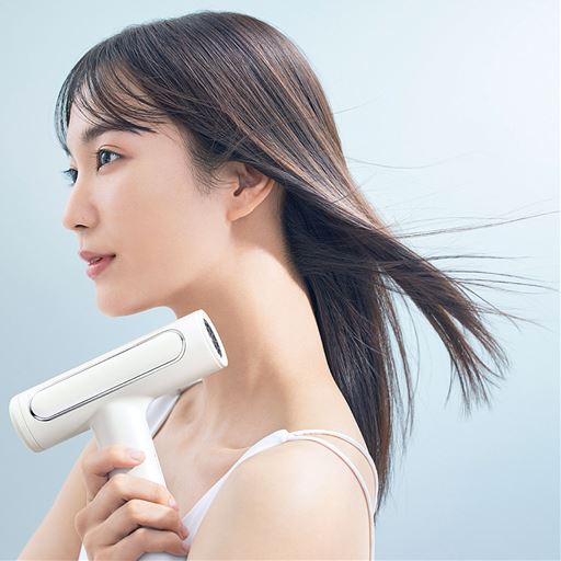 たったの約270g ツヤ約1.2倍 ドライヤー時間 約35%以上短縮