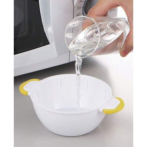 (1)本体容器の水位ラインまで水を入れます。