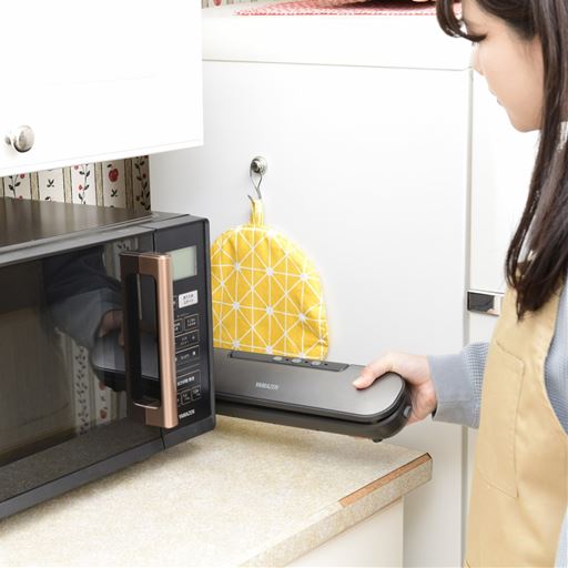 スリム形状でコンパクトに収納が出来ます。