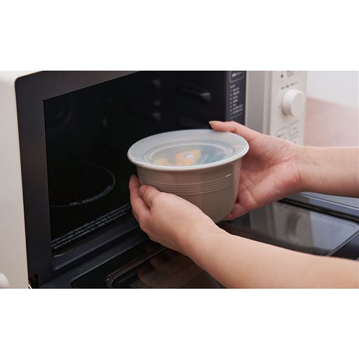 フタをしたままで電子レンジOK。500mlのたっぷり容量。