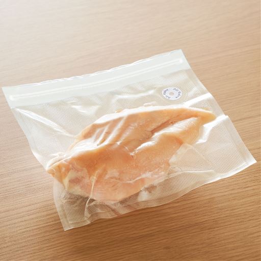まとめ買いした食品を便利な小分けにして保存できます。