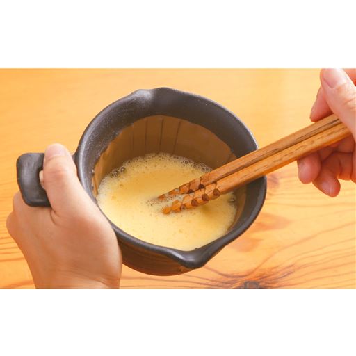 深型なので薬味や具材も入ります。