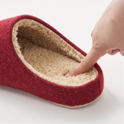 高反発ウレタン入りの中敷きでクッション性があり気持ちいい。<br>※このカラーは完売しました。