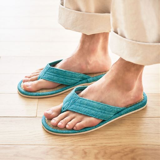ターコイズブルーL<br>立体鼻緒で手を使わずサッと履けるスリッパです。