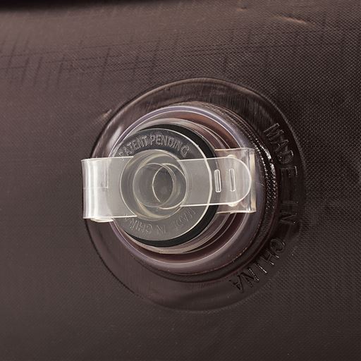 電源がない時にも空気を抜ける空気弁付き。