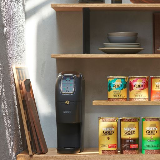 スリムなのでキッチンのすき間にも置ける