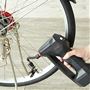 手動の空気入れでは大変!<br>自転車のタイヤの空気入れに。