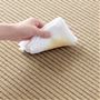汚れが付きにくい特殊ポリエステル「PTT繊維」を使用。