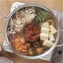 他のお鍋でも仕切りを使って食材を取りやすくできます。