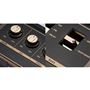 低音、高音の独立音質コントロール機能、低音を増幅する「BASS BOOST」機能を搭載