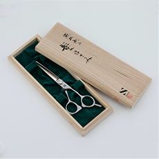 プロ仕様のヘアカットハサミ