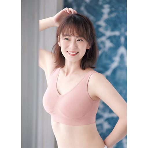 A(エアリー)<br>ダスティピンク<br>イメージモデル:佐藤仁美さん
