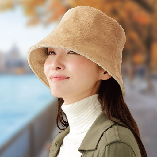 ベージュ