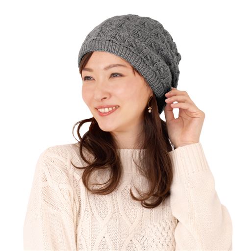 チャコールグレー<br>帽子に