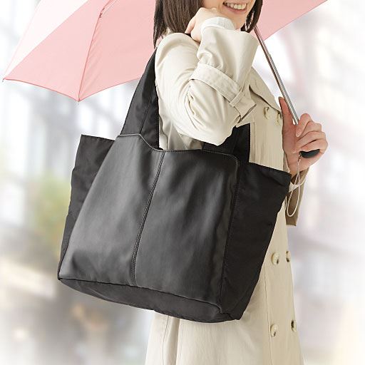 軽量約270g!<br>普段使いはもちろん、雨の日にも使いやすい