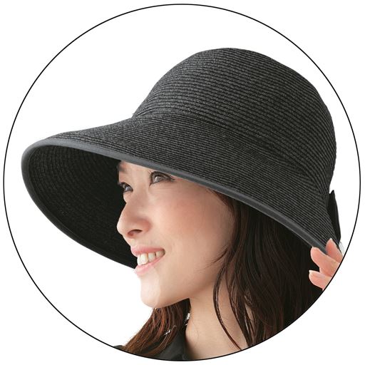 無地の帽子だとなんとなく暗い… <br>※イメージ