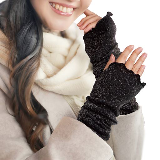 ブラック <br>ラメ入りなのにチクチクしない?