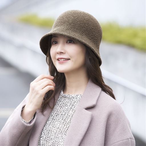 モカブラウン<br>型入れをしているので、帽子のシルエットが崩れにくい。計算されたシルエット!